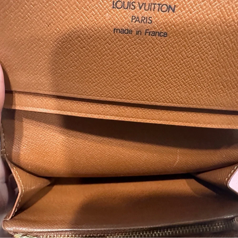 Great Condition - AUTHENTIC LV WALLET - Picture 5 of 13
